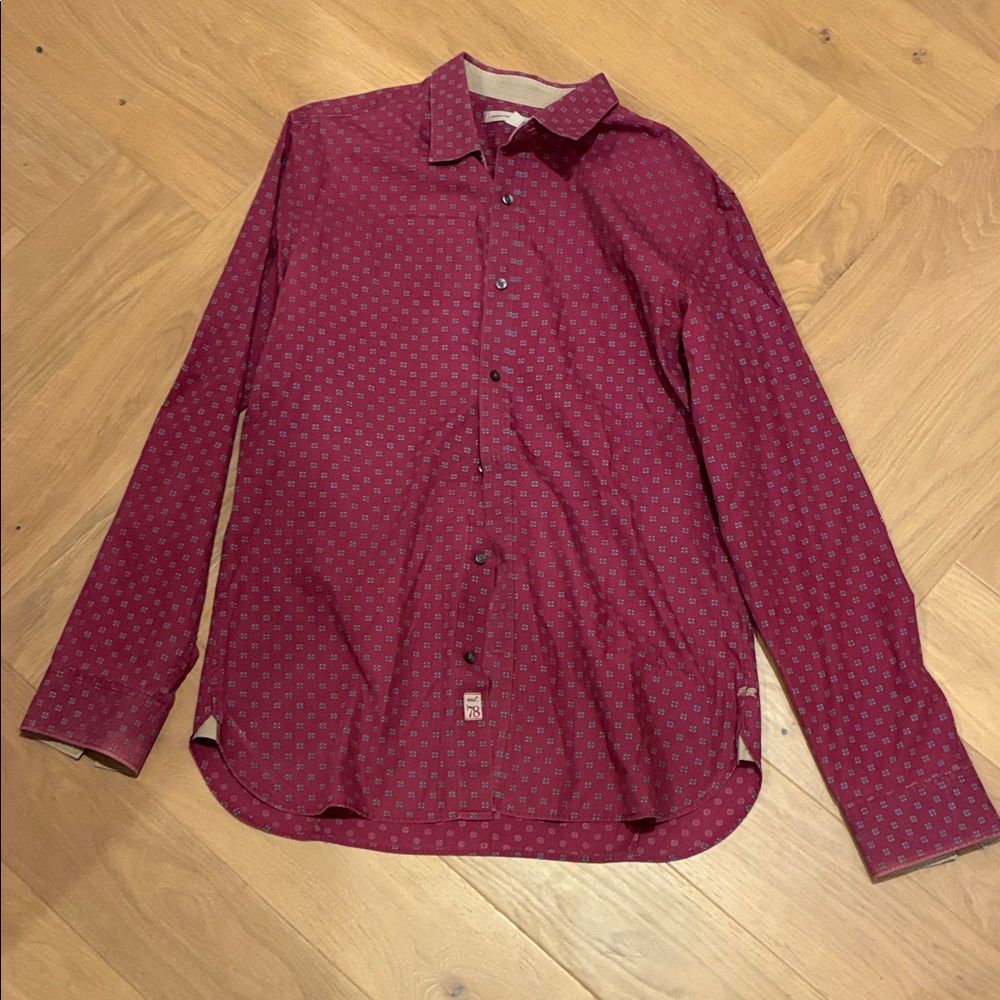 Banana Republic Men's Burgundy Patterned Shirt